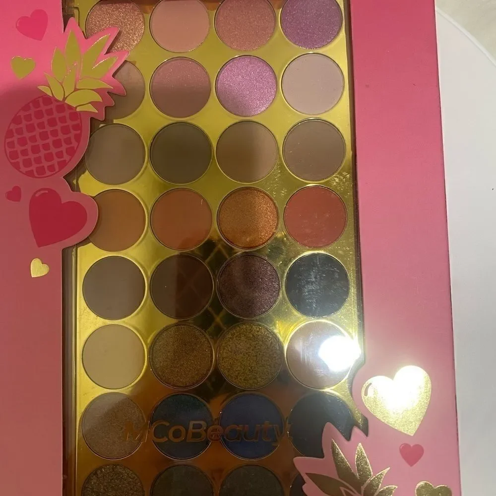 Mcobeauty Eyeshadow Palette